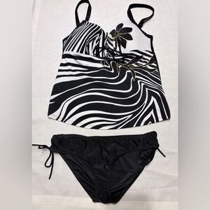 NWOT two piece tankini swimsuit,black/white zebra / leaf print,gold accents.Sz L